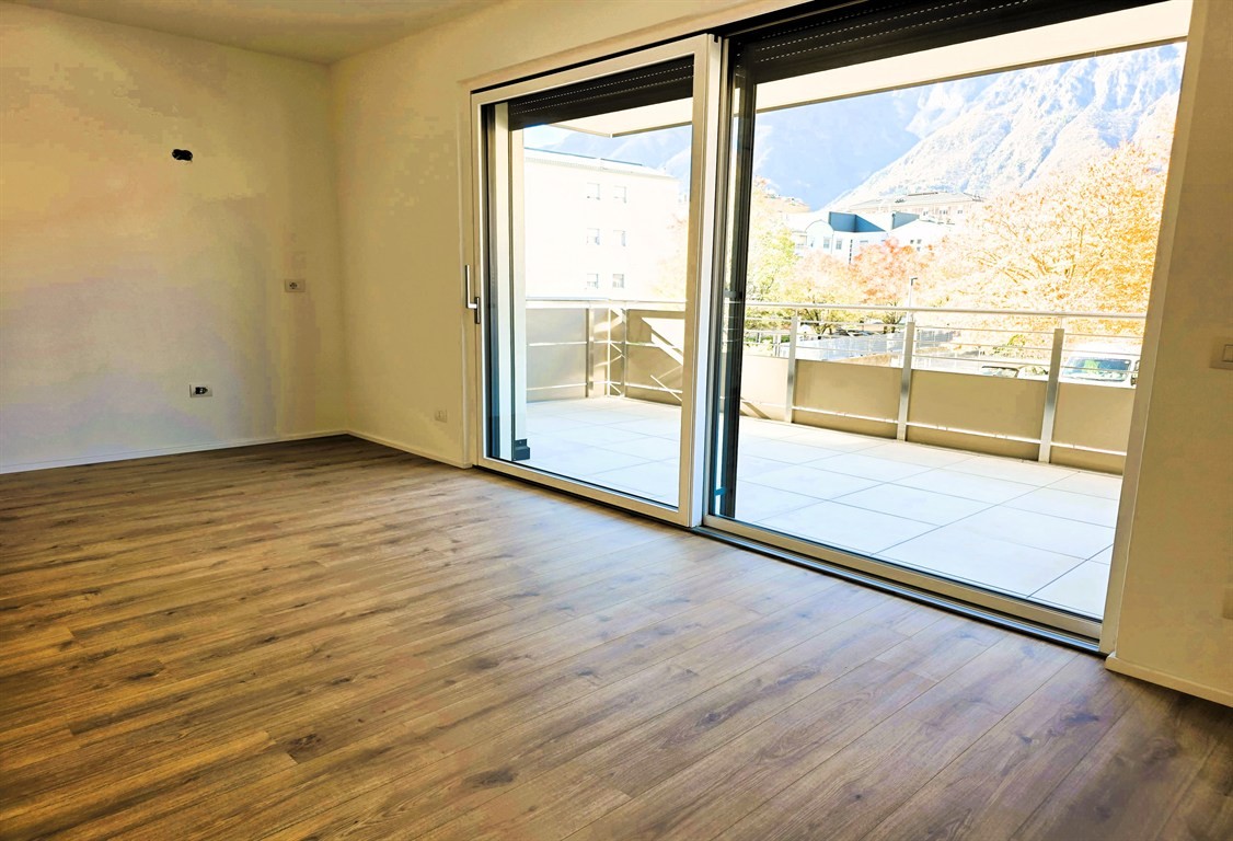 Trento appartamento con terrazzo